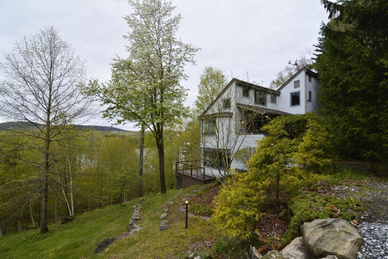 Private Home Overlooking Stevens Lake Great Barrington Exteriör bild