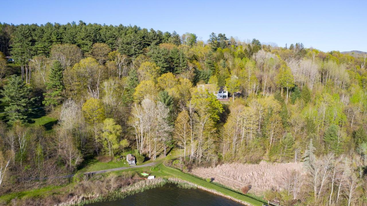 Private Home Overlooking Stevens Lake Great Barrington Exteriör bild